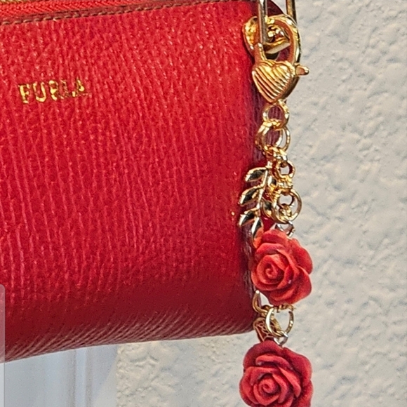 Furla Leather Clutch EUC with Crossbody Chain & Charm added - Picture 3 of 16